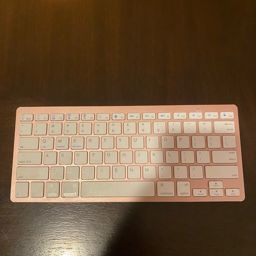 Rose gold wirelesss Bluetooth Max keyboard